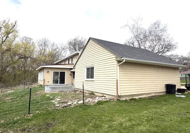 Photo 3 of Single family home for sale at 1039 W Summit Ave, Fergus Falls, MN 56537 | MLS# 7064631 | Listing updated on 2026-09-28
