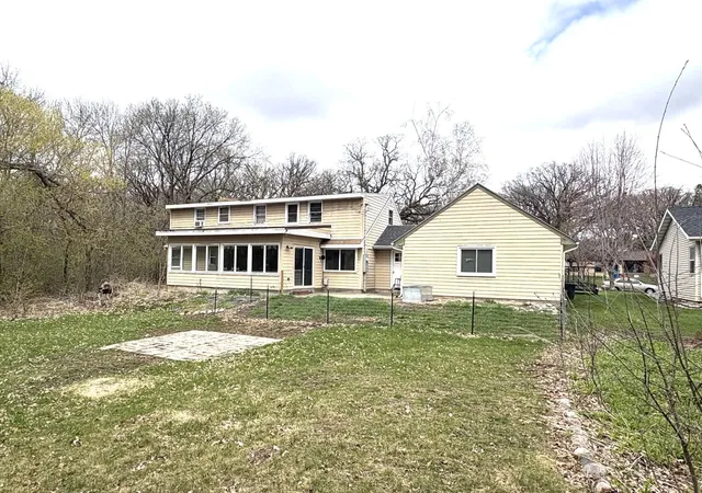 Photo 4 of Single family home for sale at 1039 W Summit Ave, Fergus Falls, MN 56537 | MLS# 7064631 | Listing updated on 2026-09-28
