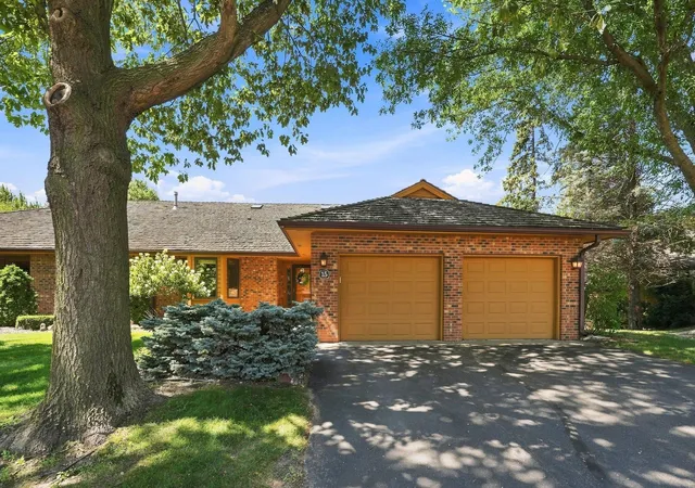 Photo 2 of Single family home for sale at 15 Anemone Cir, Saint Paul, MN 55127 | MLS# 7064678 | Listing updated on 2026-10-05