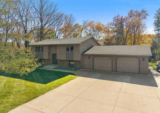 Photo 3 of Single family home for sale at 461 Locust Ln, Taylors Falls, MN 55084 | MLS# 7064735 | Listing updated on 2026-10-23