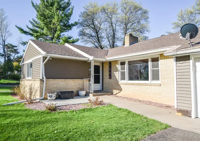 Photo 3 of Single family home for sale at 1306 Hillcrest Dr Ne, Minneapolis, MN 55432 | MLS# 7064750 | Listing updated on 2026-09-02