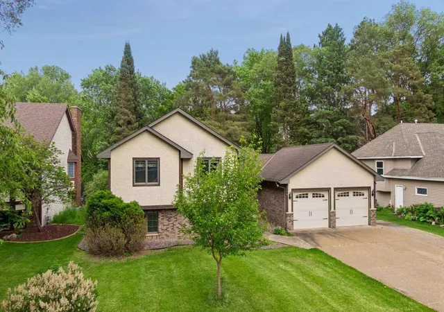 Homes for sale in Mahtomedi, MN | 1326 Griffin Ave, Mahtomedi, MN 55115 | MLS# 7064772