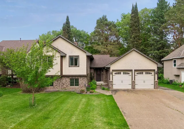 Homes for sale in Mahtomedi, MN | 1326 Griffin Ave, Mahtomedi, MN 55115 | MLS# 7064772