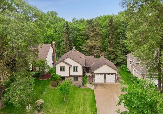 Homes for sale in Mahtomedi, MN | 1326 Griffin Ave, Mahtomedi, MN 55115 | MLS# 7064772