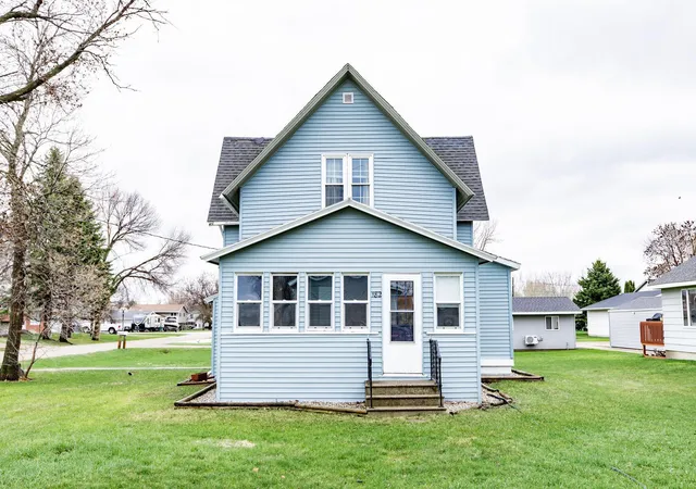 Homes for sale in Casselton, ND | 182 3rd St N, Casselton, ND 58012 | MLS# 7064950