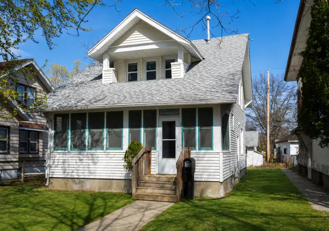 Photo 1 of Single family home for sale at 112 16th Avenue S, Saint Cloud, MN 56301 | MLS# 7064958 | Listing updated on 2026-09-12