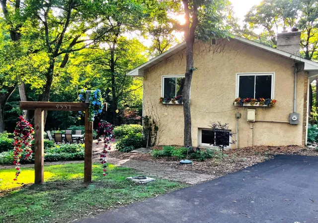 1st image of 9551 Riverview Rd, Eden Prairie, MN 55347 | MLS# 7065036