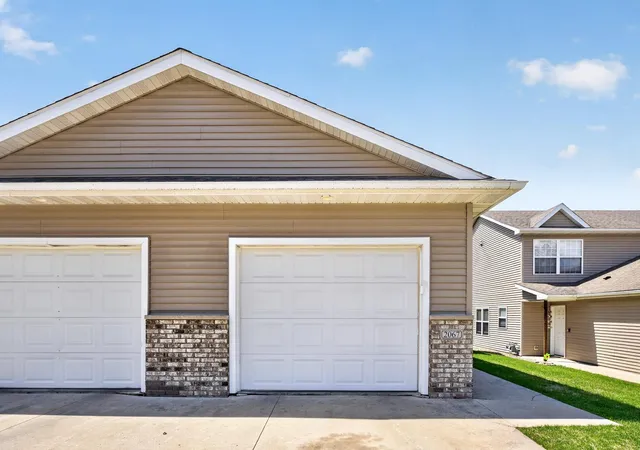 Photo 2 of Sale Pending at 2067 26th Avenue Nw, Rochester, MN 55901 | MLS# 7065105 | Listing updated on 2026-09-22
