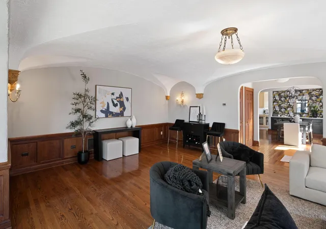 5th image of 1613 W Franklin Ave, Minneapolis, MN 55405 | MLS# 7065128