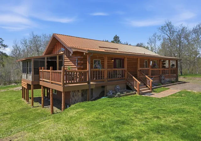 Homes for sale in Spooner, WI | N6101 9th St, Spooner, WI 54801 | MLS# 7065142