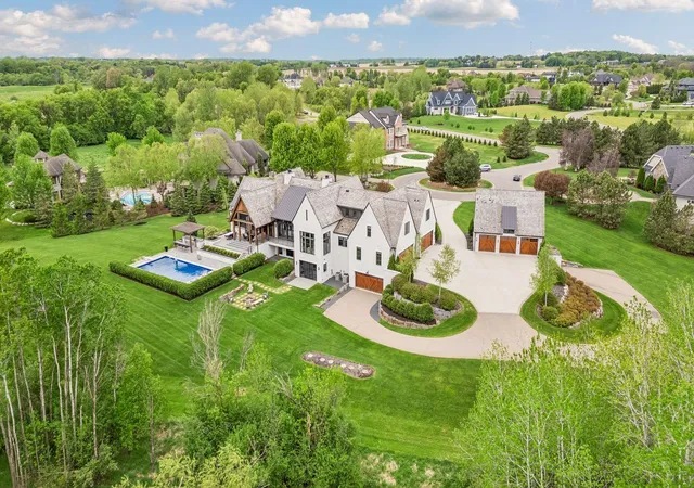 Photo 4 of Sale Pending at 8079 Cress View Ln, Prior Lake, MN 55372 | MLS# 7065250 | Listing updated on 2026-08-04