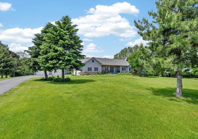 3rd image of 13420 Skyline Cir, Shakopee, MN 55379 | MLS# 7065267