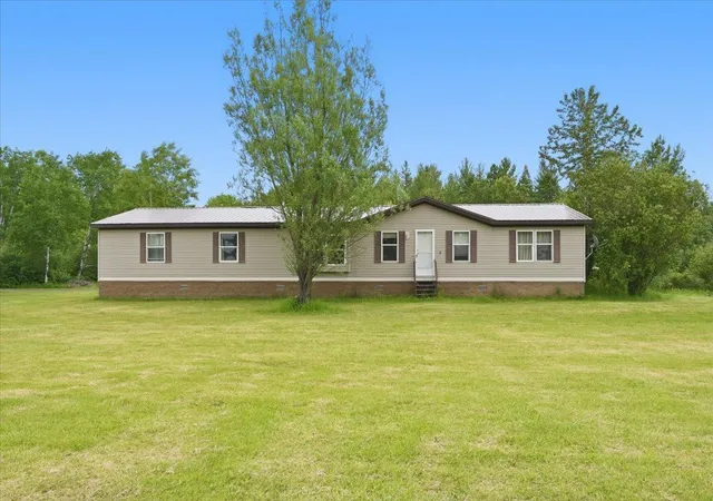 Homes for sale in Superior, WI | 4612 E Valley Brook Rd, Superior, WI 54880 | MLS# 7065278