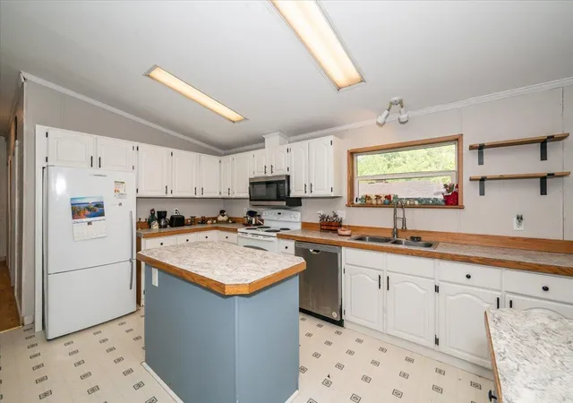 Homes for sale in Superior, WI | 4612 E Valley Brook Rd, Superior, WI 54880 | MLS# 7065278