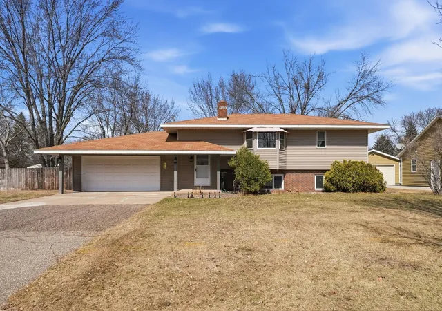 Homes for sale in Saint Cloud, MN | 833 Lewis Pl, Saint Cloud, MN 56301 | MLS# 7065499
