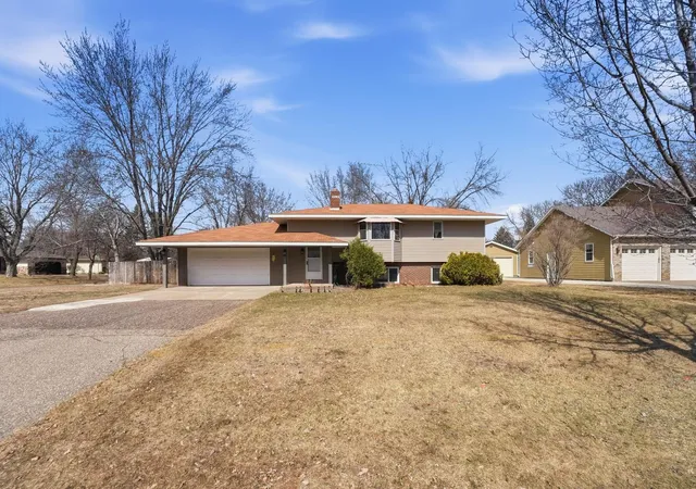 Homes for sale in Saint Cloud, MN | 833 Lewis Pl, Saint Cloud, MN 56301 | MLS# 7065499
