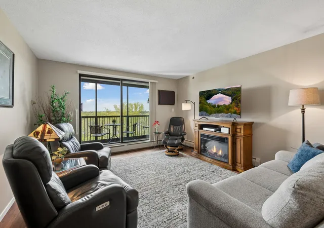 Homes for sale in Richfield, MN | 6500 Woodlake Dr #910, Richfield, MN 55423 | MLS# 7065509
