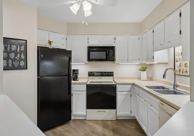 Photo 4 of Condo for sale at 6500 Woodlake Dr #710, Minneapolis, MN 55423 | MLS# 7065522 | Listing updated on 2026-08-24