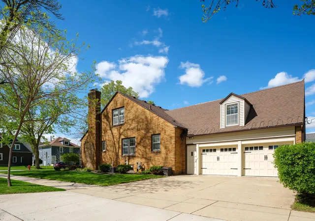 3rd image of 1201 Center St W, Rochester, MN 55902 | MLS# 7065578