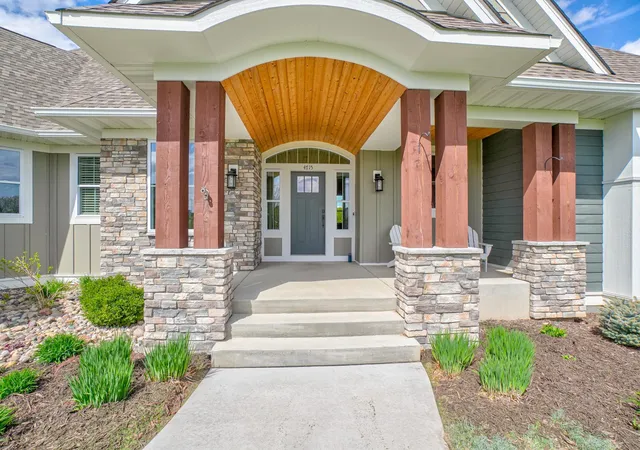 Photo 3 of Single family home for sale at 4715 Ordell Trl N, Stillwater, MN 55082 | MLS# 7065579 | Listing updated on 2026-08-10