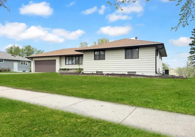 1st image of 873 S Hampton St, Fairmont, MN 56031 | MLS# 7065596