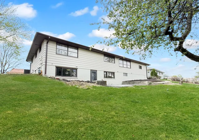 Homes for sale in Fairmont, MN | 873 S Hampton St, Fairmont, MN 56031 | MLS# 7065596