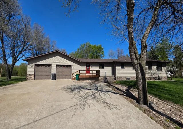 Photo 1 of Single family home for sale at 211 13th Street, Heron Lake, MN 56137 | MLS# 7065747 | Listing updated on 2026-08-18