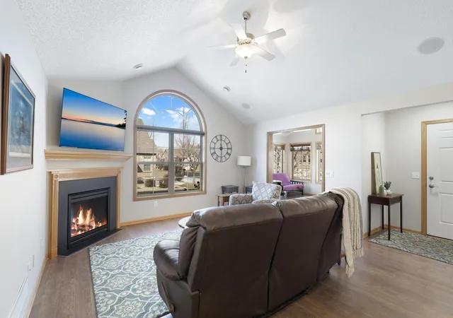 4th image of 24027 Rivers Edge Rd, Rogers, MN 55374 | MLS# 7065748