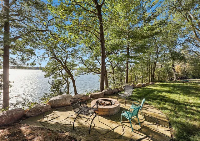 1st image of 24560 Cedar Point Rd, New Prague, MN 56071 | MLS# 7065760