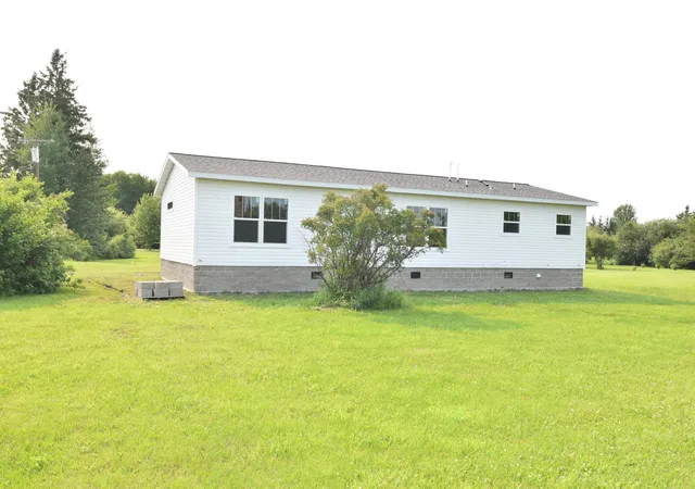 Photo 2 of Single family home for sale at 319 3rd Avenue Sw, Baudette, MN 56623 | MLS# 7065809 | Listing updated on 2026-09-13