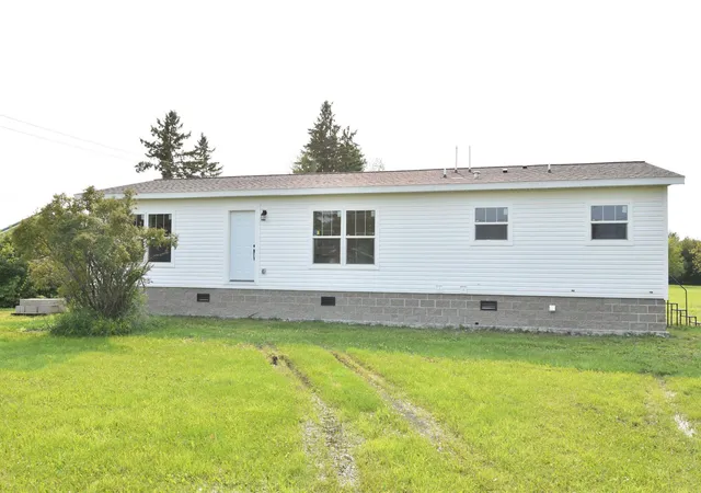 Photo 3 of Single family home for sale at 319 3rd Avenue Sw, Baudette, MN 56623 | MLS# 7065809 | Listing updated on 2026-09-13