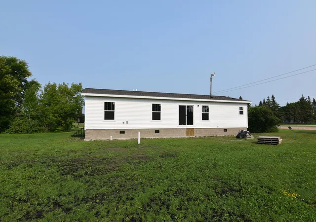 Photo 3 of Single family home for sale at 319 3rd Avenue SW, Baudette, MN 56623 | MLS# 7065809 | Listing updated on 2026-09-13