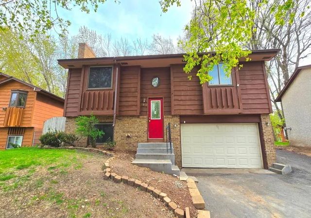 1st image of 1012 104th Ave Nw, Minneapolis, MN 55433 | MLS# 7065938