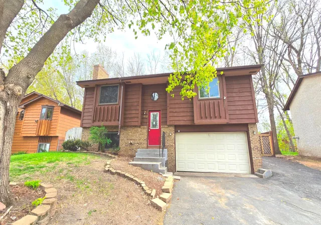 25th image of 1012 104th Ave Nw, Minneapolis, MN 55433 | MLS# 7065938