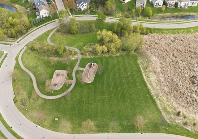 65th image of 4042 Grand Chevalle Pkwy, Chaska, MN 55318 | MLS# 7066104