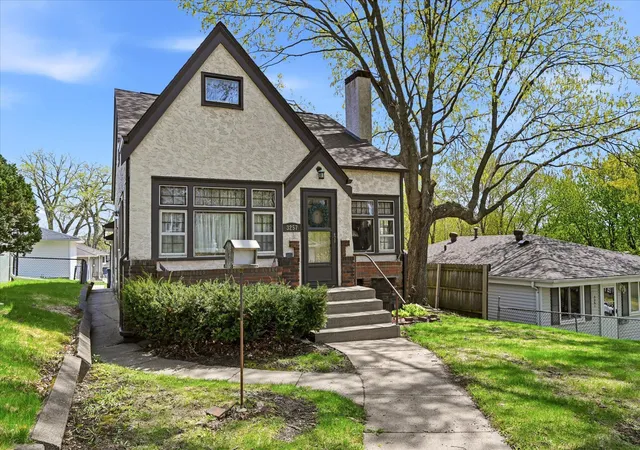 2nd image of 3257 Hayes St Ne, Minneapolis, MN 55418 | MLS# 7066161