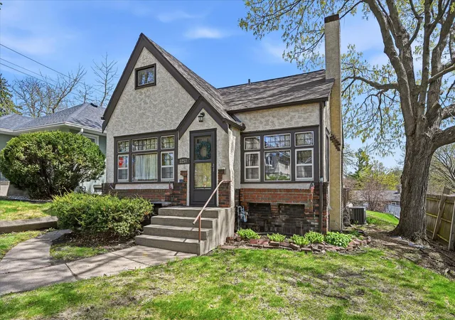 3rd image of 3257 Hayes St Ne, Minneapolis, MN 55418 | MLS# 7066161