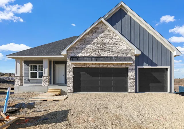 1st image of 19966 Hiawatha Ct, Lakeville, MN 55044 | MLS# 7066231