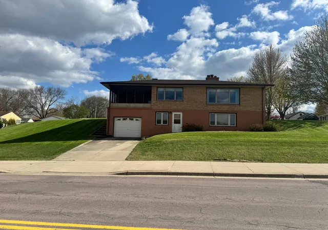 Homes for sale in Jackson, MN | 824 Brown St, Jackson, MN 56143 | MLS# 7066248
