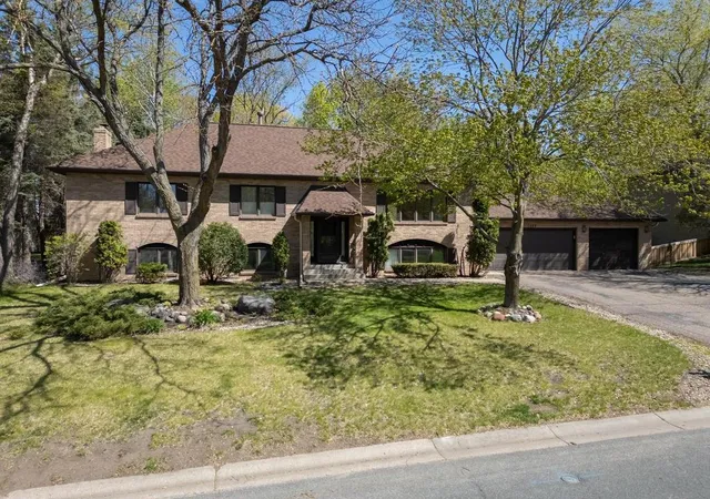 1st image of 1523 Wellington Wy, Saint Paul, MN 55122 | MLS# 7066286