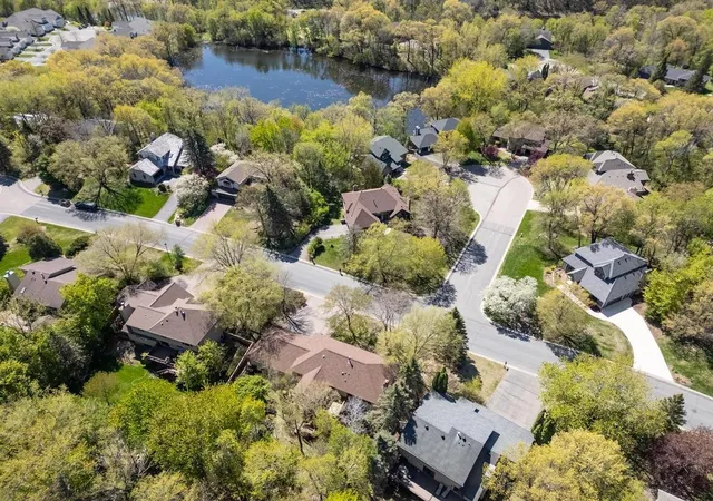 3rd image of 1523 Wellington Wy, Saint Paul, MN 55122 | MLS# 7066286