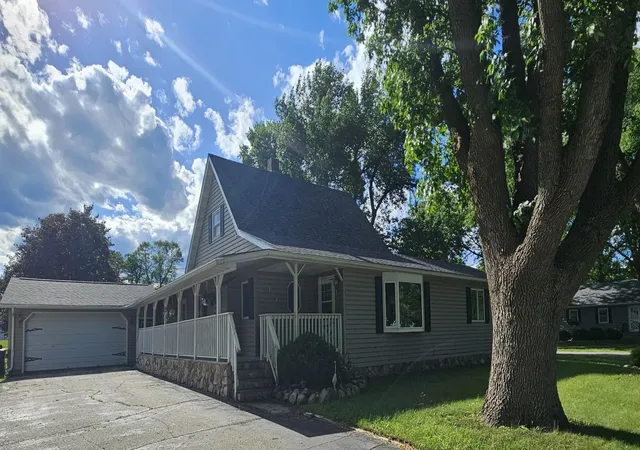 Homes for sale in Vesta, MN | 181 Elm St N, Vesta, MN 56292 | MLS# 7066297
