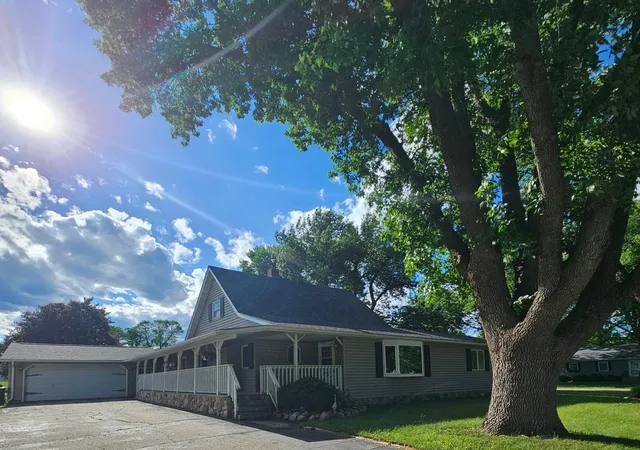 Homes for sale in Vesta, MN | 181 Elm St N, Vesta, MN 56292 | MLS# 7066297