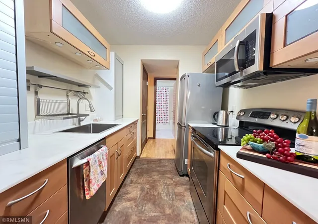 Photo 2 of Condo for sale at 26 10th Street W #607, Saint Paul, MN 55102 | MLS# 7066335 | Listing updated on 2026-08-23