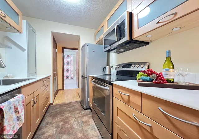 Photo 3 of Condo for sale at 26 10th Street W #607, Saint Paul, MN 55102 | MLS# 7066335 | Listing updated on 2026-08-23