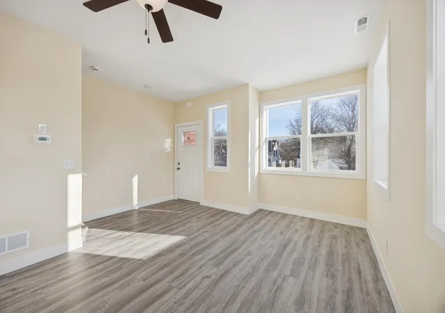 3rd image of 2125 James Ave N, Minneapolis, MN 55411 | MLS# 7066391
