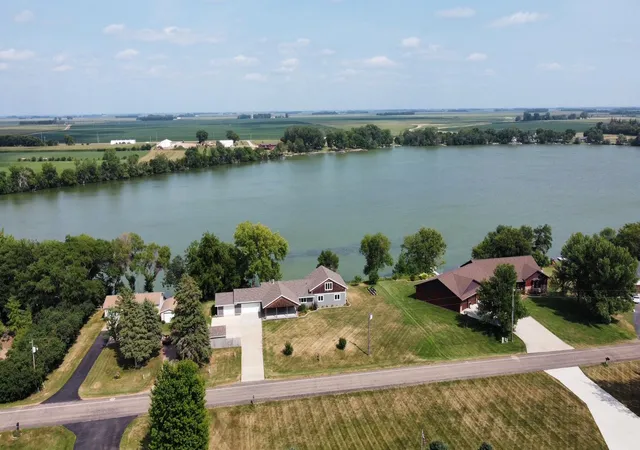 Photo 1 of Single family home for sale at 912 S Lafayette Ave, Fulda, MN 56131 | MLS# 7066445 | Listing updated on 2026-08-24