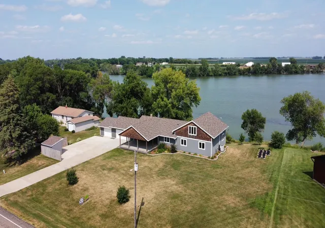 Photo 2 of Single family home for sale at 912 S Lafayette Ave, Fulda, MN 56131 | MLS# 7066445 | Listing updated on 2026-08-24