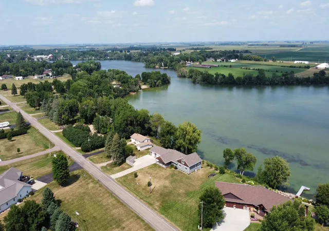Photo 3 of Single family home for sale at 912 S Lafayette Ave, Fulda, MN 56131 | MLS# 7066445 | Listing updated on 2026-08-24