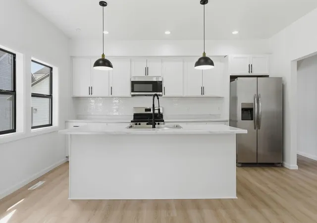 Photo 1 of Single family home for sale at 611 3rd Street Nw, Austin, MN 55912 | MLS# 7066491 | Listing updated on 2026-10-15